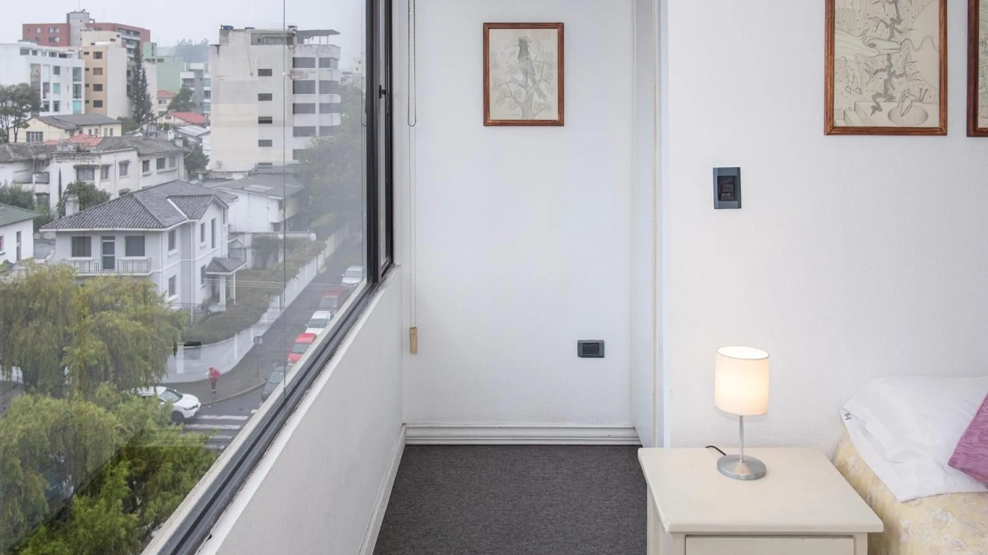 Frente Al Swissotel, Ideal Para Trabajo Y Estudios キト エクアドル